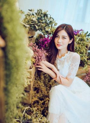 惊爆！50岁丰满老女人在伦理HD高压监狱的离奇遭遇？