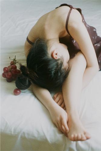 震惊！年轻女孩的秘密日记：18岁<strong>亲情</strong>的<strong>迷茫</strong>与<strong>成长</strong>？